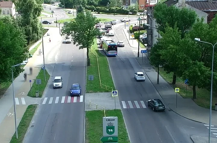 Policyjny dron nad rondem w Chełmie. Kierowcy ignorowali znak STOP