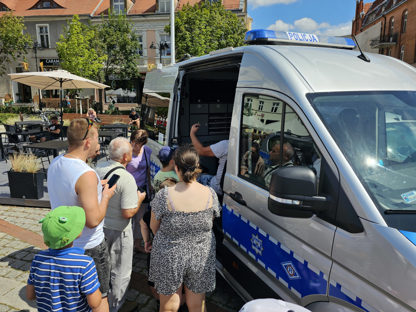 Policyjny piknik w Gnieźnie – pokazy, sprzęt i atrakcje dla całych rodzin