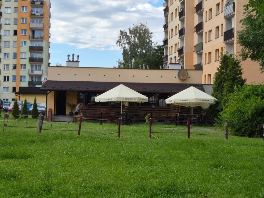 Półtora roku spokoju i znów wrze. Czy nowy lokal na osiedlu podzieli losy zamkniętego pubu?