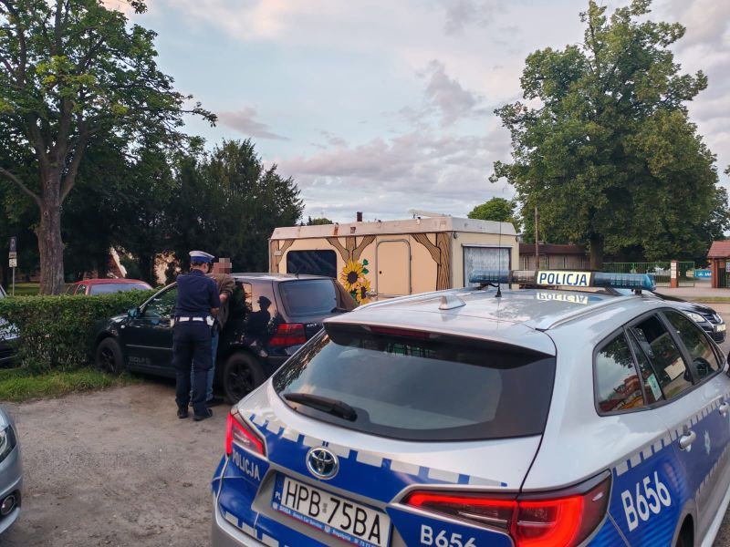 Ponad 2,5 promila, sądowy zakaz i jazda slalomem. Dzięki zgłoszeniu nie doszło do tragedii