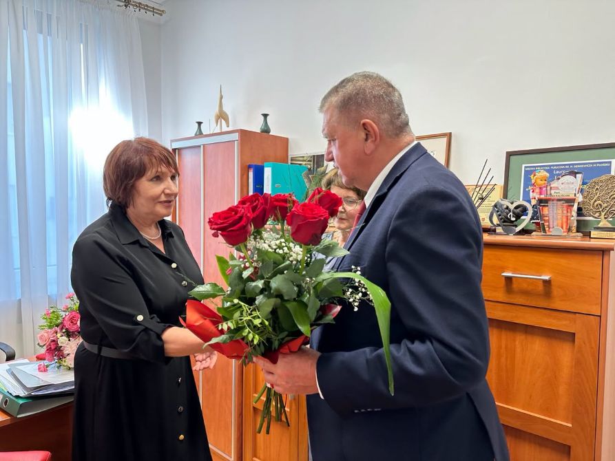 Ponad 33 lata pracy dla płońskiej kultury. Dyrektor miejskiej biblioteki, Bożena Kaliściak odchodzi na emeryturę
