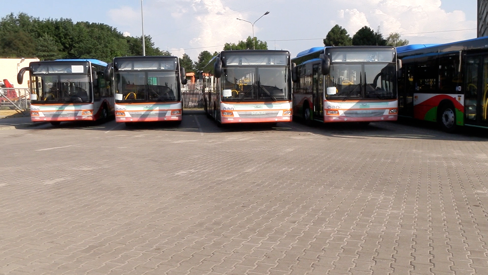 Ponad 9,8 mln zł dofinansowania dla MZK Puławy. Będą nowe autobusy elektryczne |#LPU24.pl