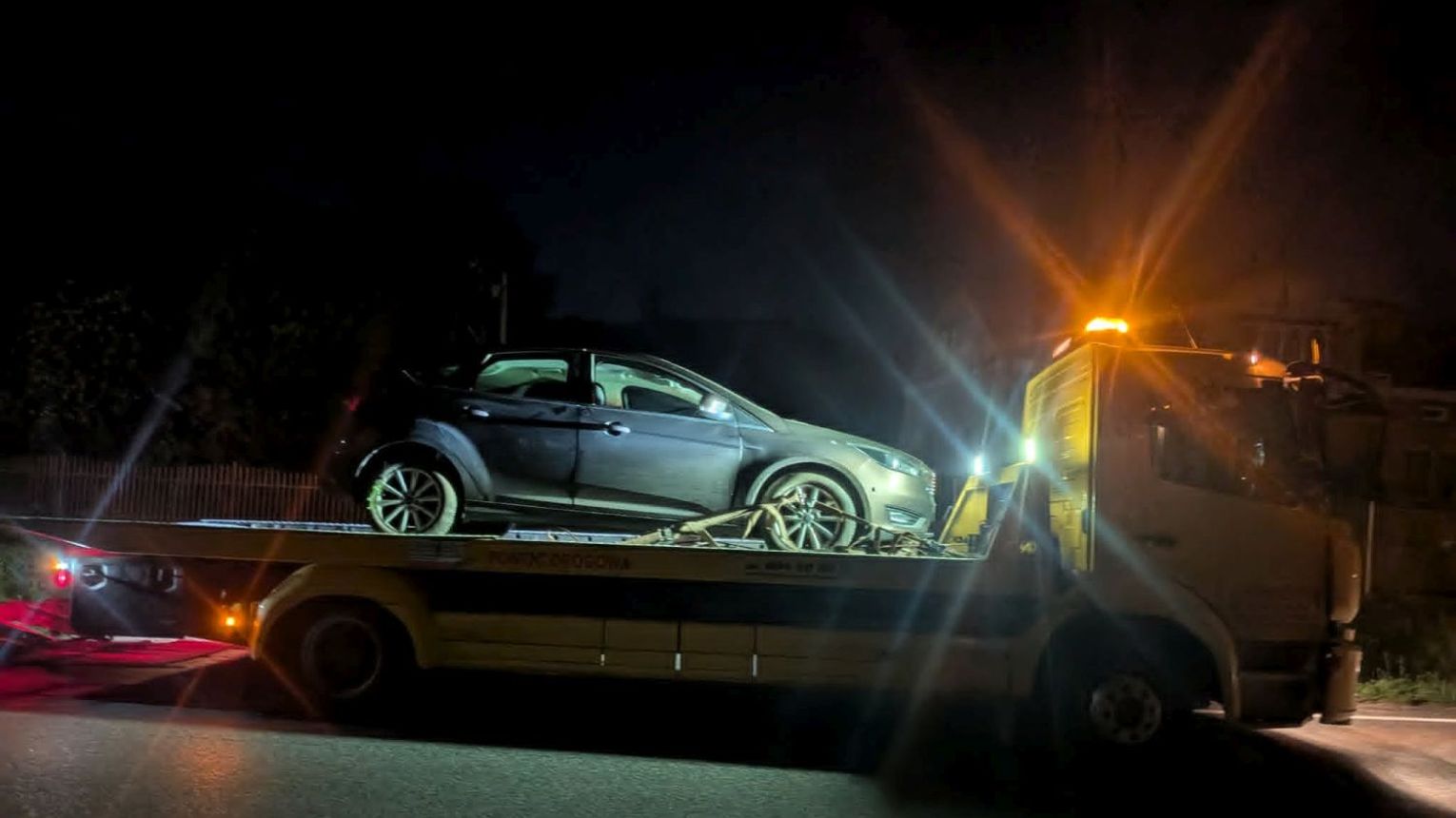 Posada Górna: 74-latek wjechał fordem do rowu. Był pijany