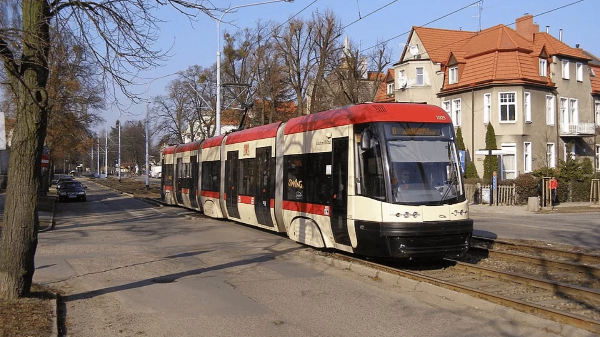 Poważne utrudnienia po wykolejeniu tramwaju. Wprowadzono pilne zmiany w komunikacji