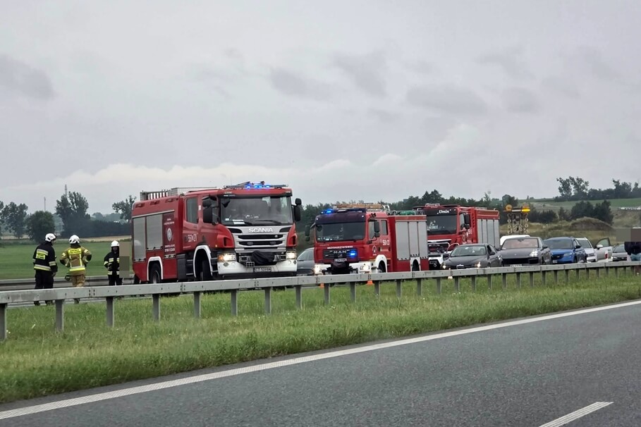 Poważny wypadek niedaleko Bydgoszczy. Droga zablokowana
