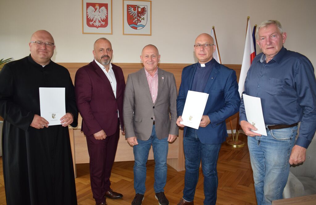 POWIAT DRAWSKI: Umowy dotacyjne na prace przy zabytkach podpisane!