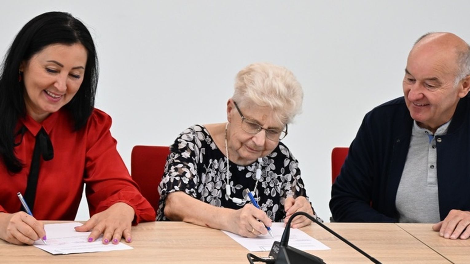 Powiat Opoczyński podpisał umowy z organizacjami pozarządowymi