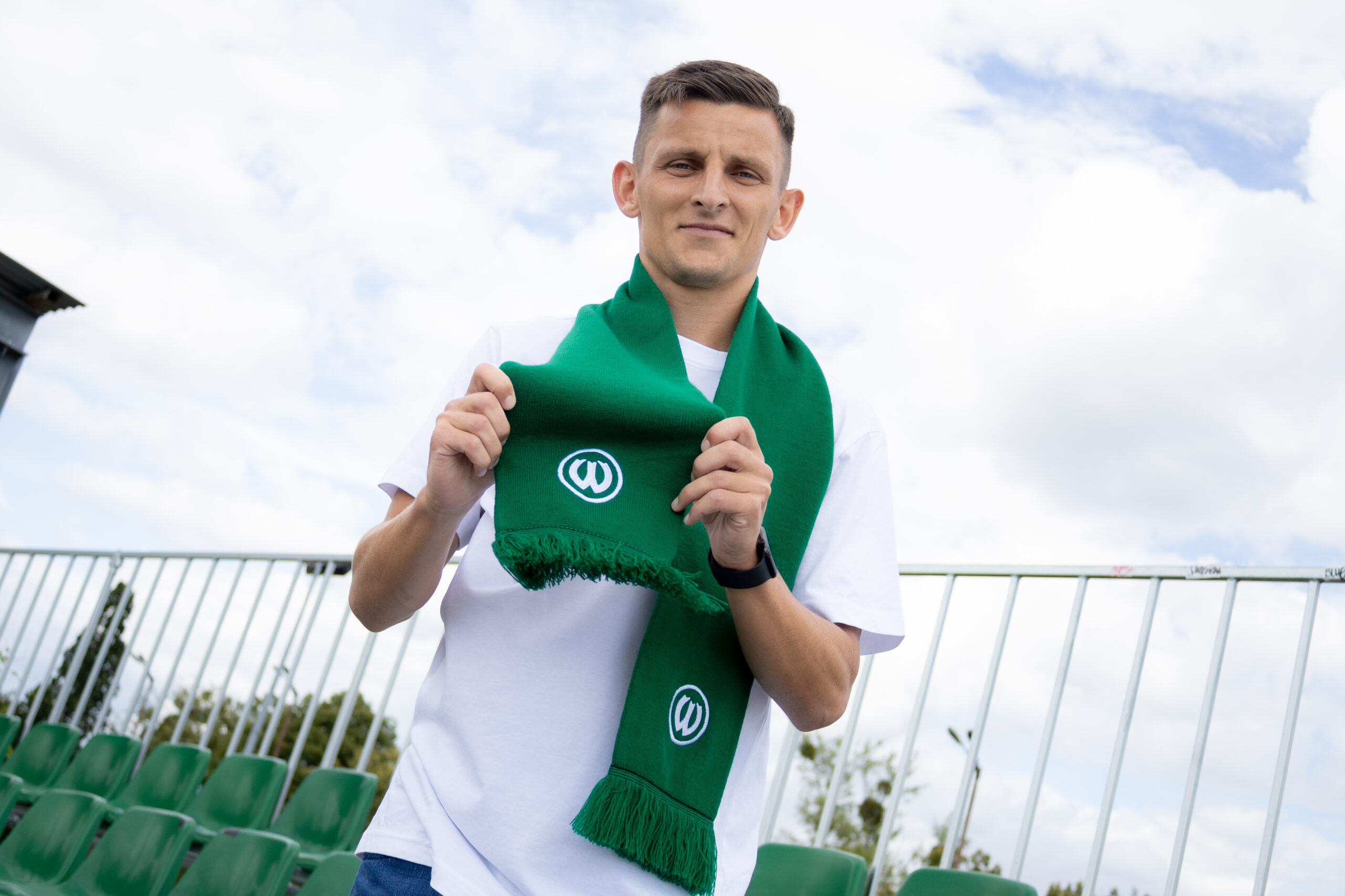 Powrót po sześciu latach. Jakub Apolinarski zawodnikiem Warty Poznań