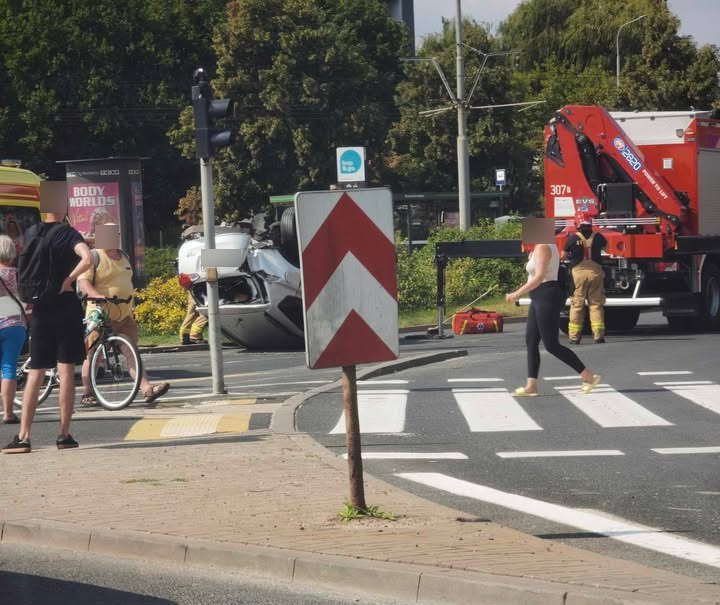 Powypadkowe utrudnienia na poznańskim rondzie. Nie działa sygnalizacja świetlna