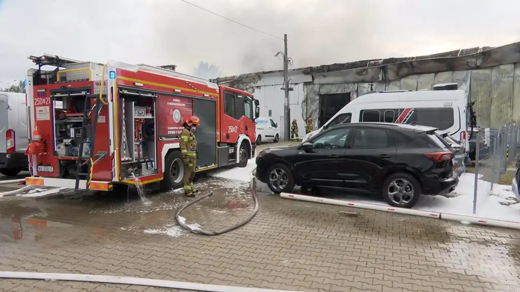 Pożar warsztatu samochodowego na Targówku