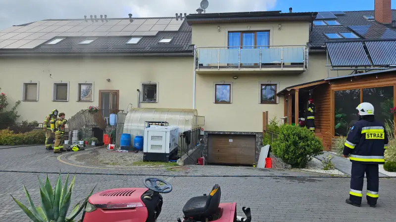 Pożar w budynku restauracyjnym w Brodnicy Górnej. Doszło do wybuchu gazu