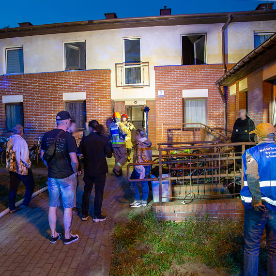 Pożar w budynku socjalnym na Warszowie. Ewakuowano około 30 osób - strażacy uratowali także zwierzęta. Zobacz film!