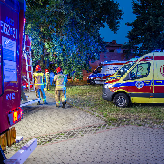 Pożar w budynku socjalnym na Warszowie. Ewakuowano około 30 osób - strażacy uratowali także zwierzęta. Zobacz film!