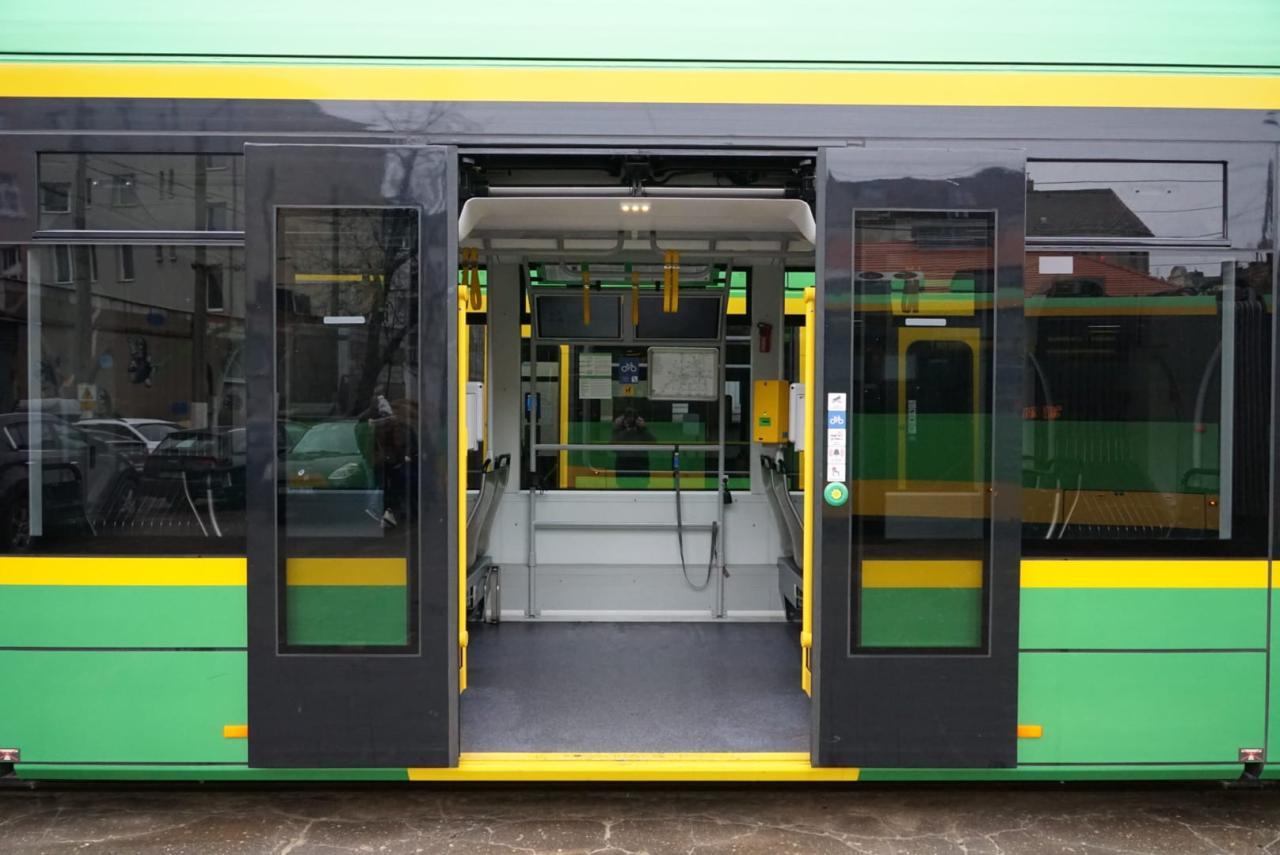 Poznaniak miał zostać zaatakowany w tramwaju po tym, jak ruszył z pomocą ukraińskiemu chłopcu