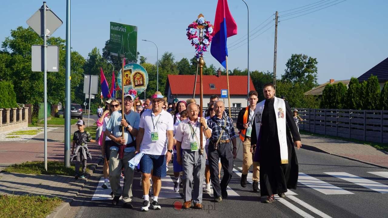 Praktyki studenckie na pielgrzymce? Uniwersytet Kaliski proponuje studentom "służbę medyczną"