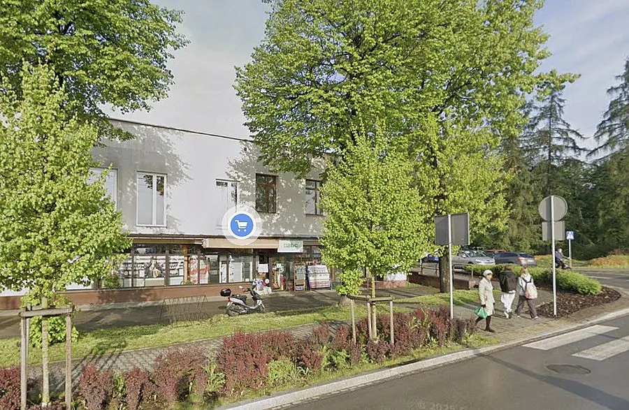Prawie 140 metrów za cenę najmu mieszkania. Czy ktoś znajdzie potencjał w tym lokalu w Wadowicach?