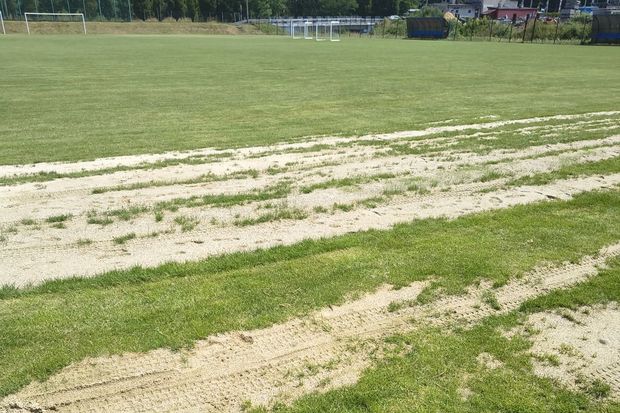 Problemy z boiskiem Polonii Niewiadom