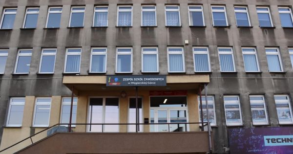 PROJEKT TERMOMODERNIZACJI BUDYNKU ZESPOŁU SZKÓŁ ZAWODOWYCH W WĘGIERSKIEJ GÓRCE WYBRANY DO DOFINANSOWANIA