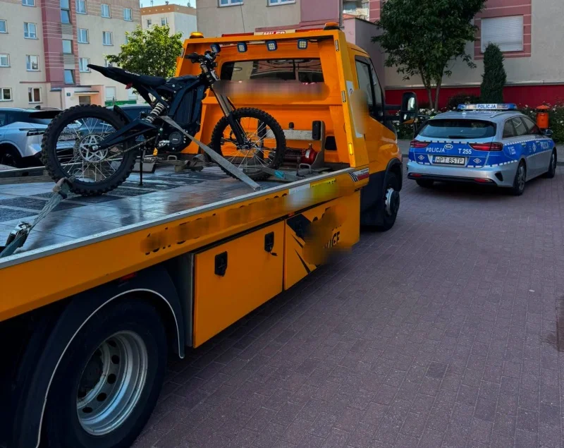 Promile, brak uprawnień i nielegalny sprzęt. Policyjne działania „Elektromobilność” w Elblągu