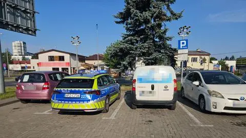 Policjanci zatrzymali do kontroli drogowej kierowcę Fiata