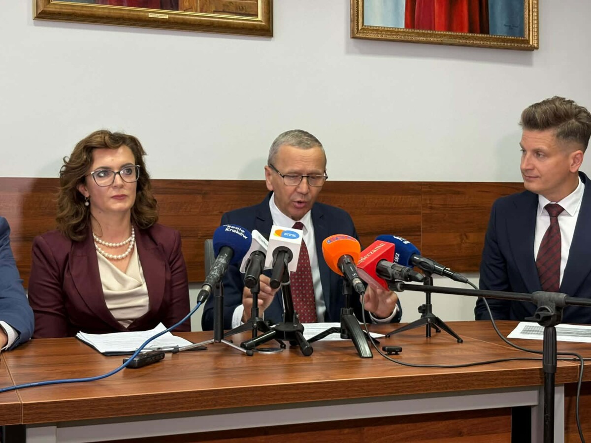 Przełomowa decyzja dla Akademii Nauk Stosowanych w Nowym Sączu! Uczelnia zmieni nazwęPrzełomowa decyzja dla Akademii Nauk Stosowanych w Nowym Sączu! Uczelnia zmieni nazwę