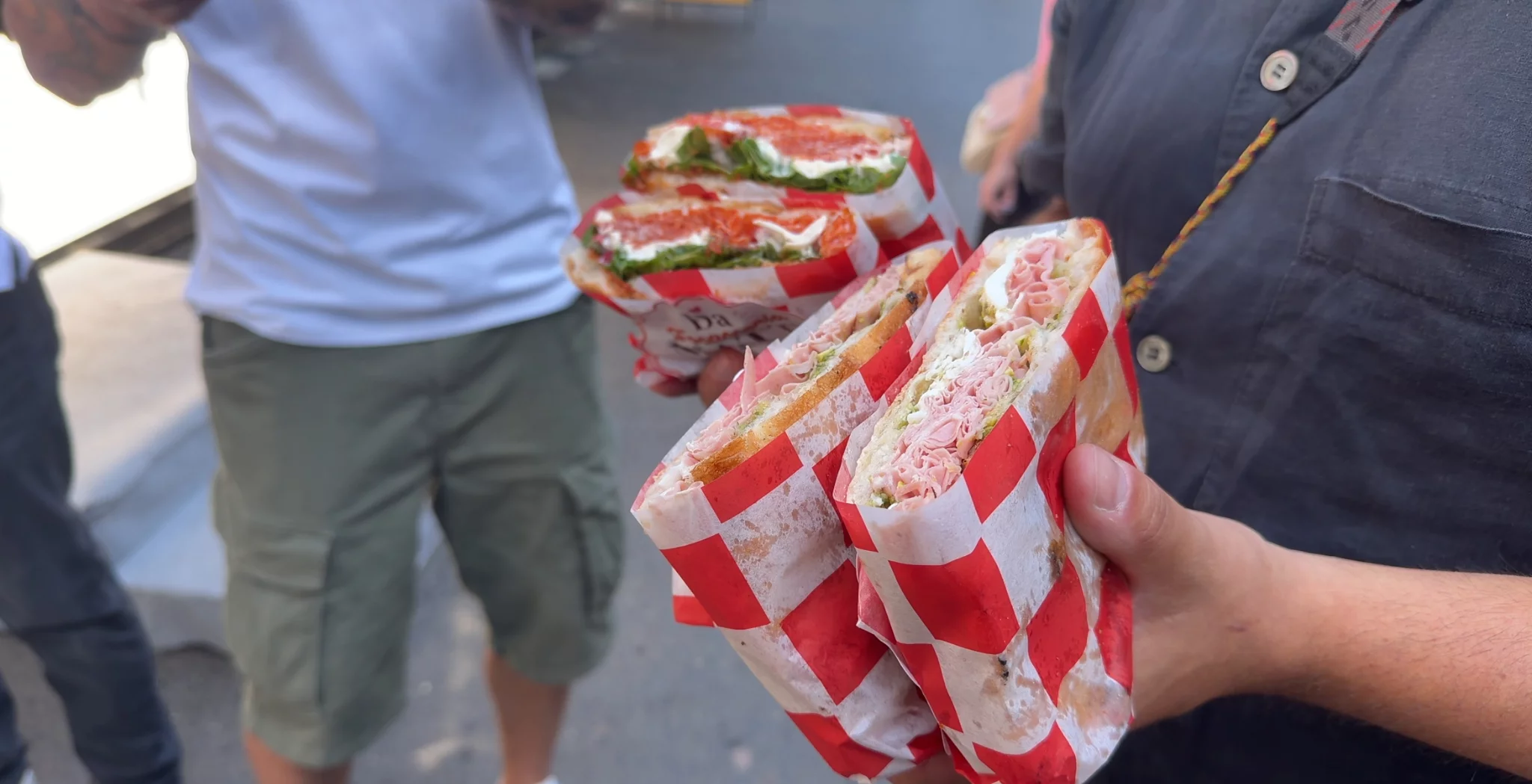 Przysmaki z regionu, bezy, czy focaccia. Sprawdziliśmy co można zjeść na jarmarku św. Dominika