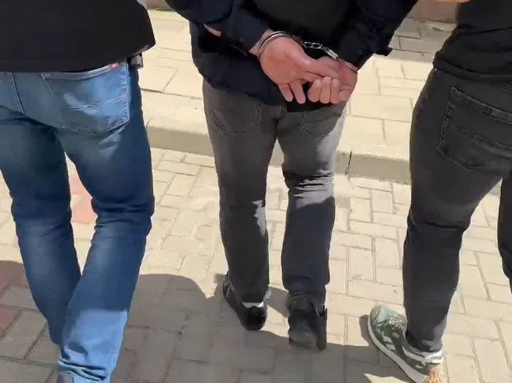 Przyszedł po 100 tysięcy złotych. W mieszkaniu czekali policjanci