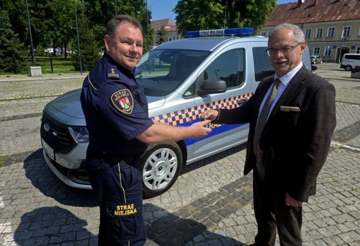 Radiowóz za 300 tys. zł dla suwalskiej Straży Miejskiej
