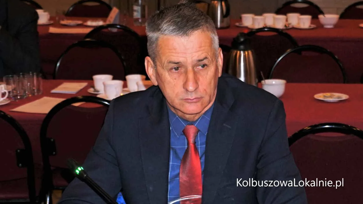 Radny chce wystawiać faktury Kolegiacie. Poszło o żywopłot przy cmentarzu w Kolbuszowej