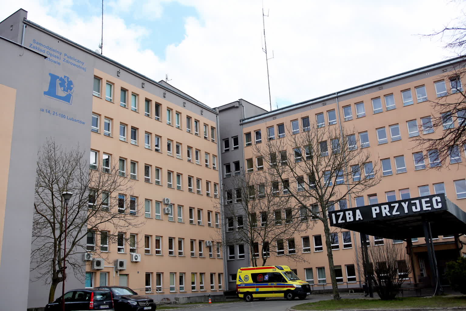 Radny PiS zoperowany na zawieszonym oddziale. Szpital wydał oświadczenie