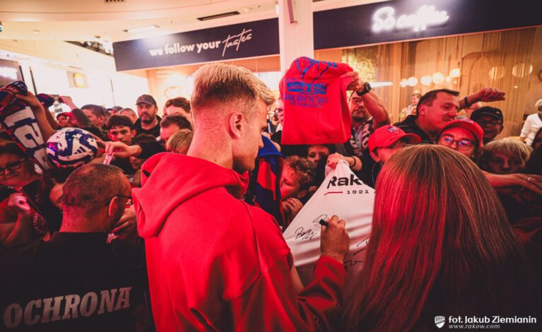 Raków zaprezentuje drużynę w Galerii Jurajskiej. Będą autografy, konkursy i spotkanie z piłkarzami
