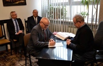 Read article: Ropczyce: Podpisanie Aktu Notarialnego ws. Szpitala Powiatowego (28. 11. br.)