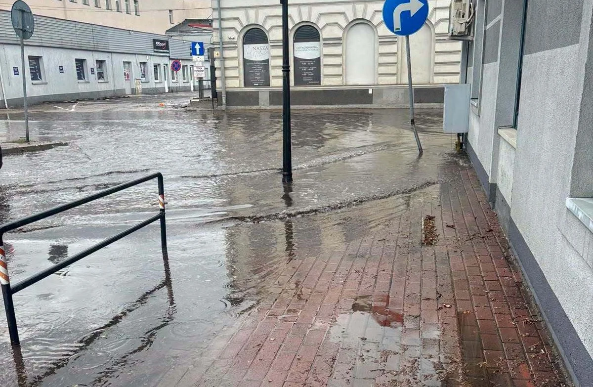 Read article: Ulewa sparaliżowała Zgierz. Ulice i lokale znów pod wodą