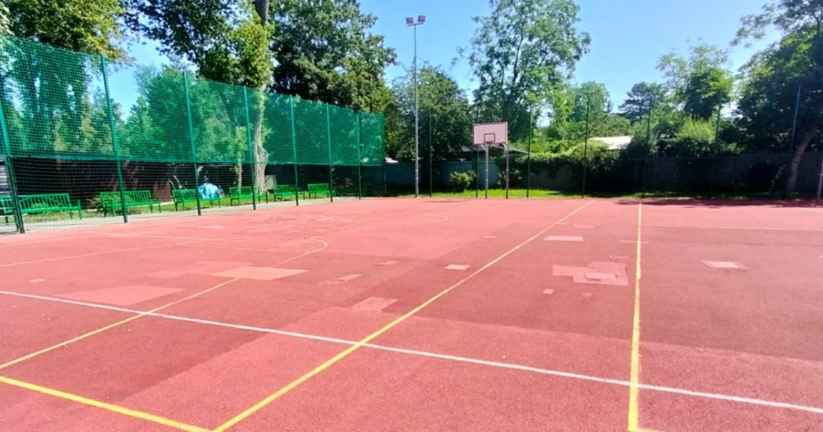Remont boiska do koszykówki w Jordanku dojdzie do skutku