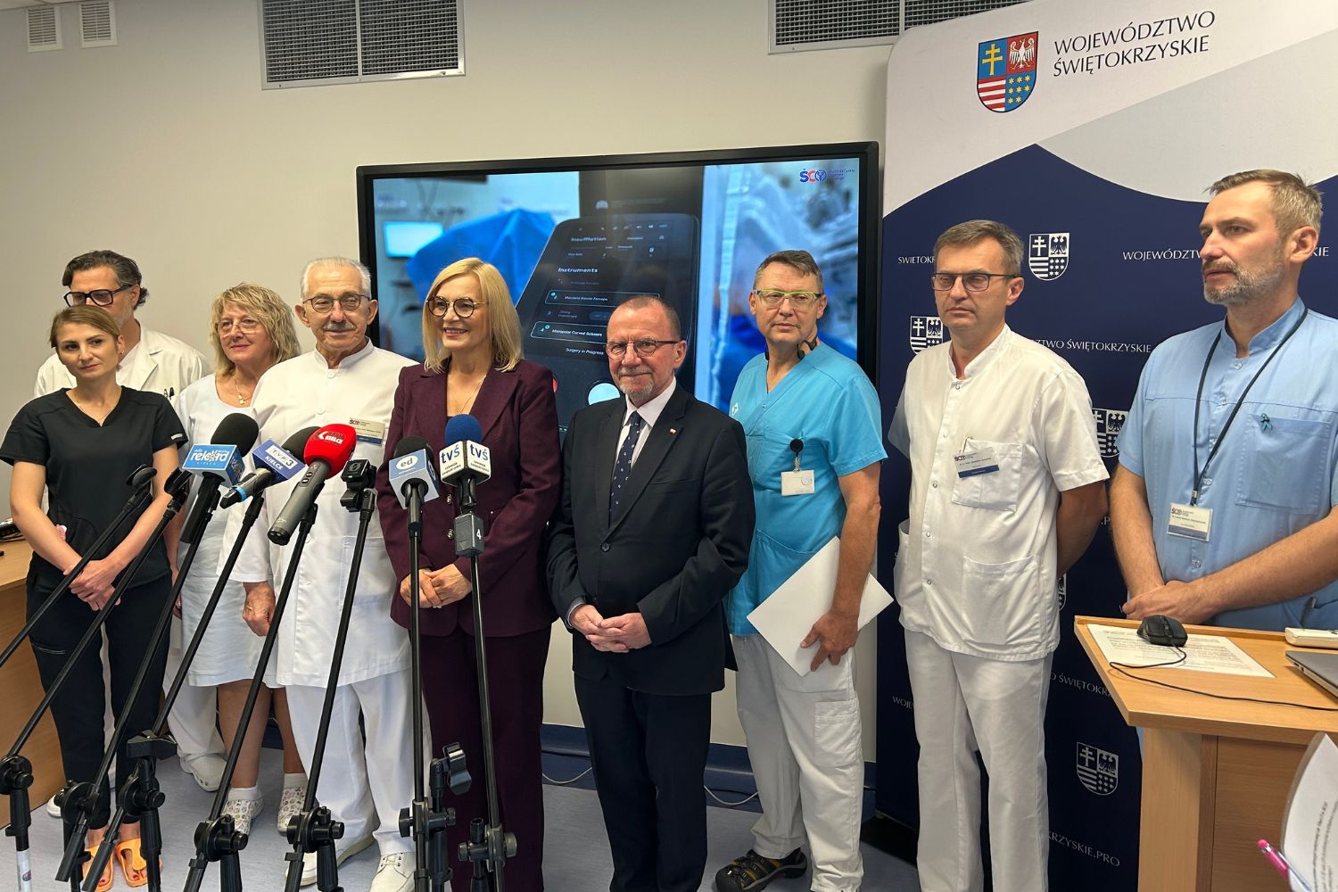 Robot da Vinci najnowszej generacji już pracuje w ŚCO
