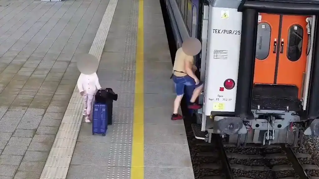 Pięciolatka sama została na peronie