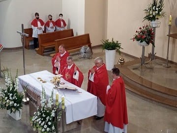 Ropczyce – (04.07. br) – MŁODZIEŻ PRZYJĘŁA SAKRAMENT BIERZMOWANIA