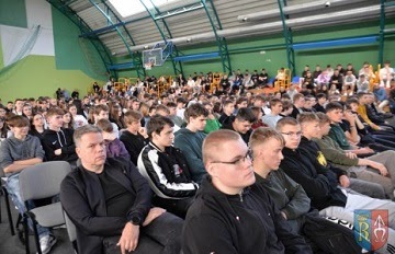 Ropczyce: Koncert Profilaktyczny w szkole „ks. J. Zwierza”