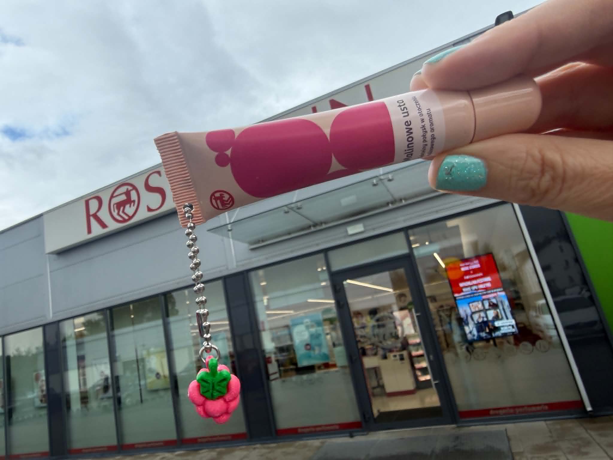 Rossmann rozdaje prezenty klientom. Wystarczy aplikacja i jedna wizyta w sklepie
