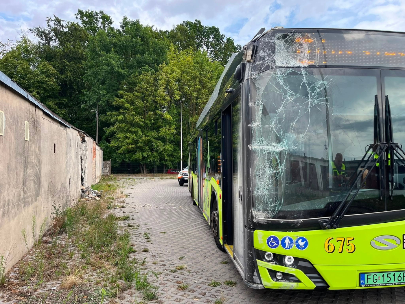 Rozbił elektryka o ścianę garażu. Prezes MZK: To bezpośrednia wina kierowcy