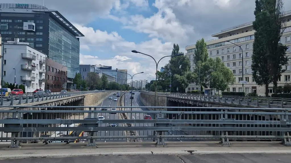 Wiadukt Alei Niepodległości przy GUS-ie