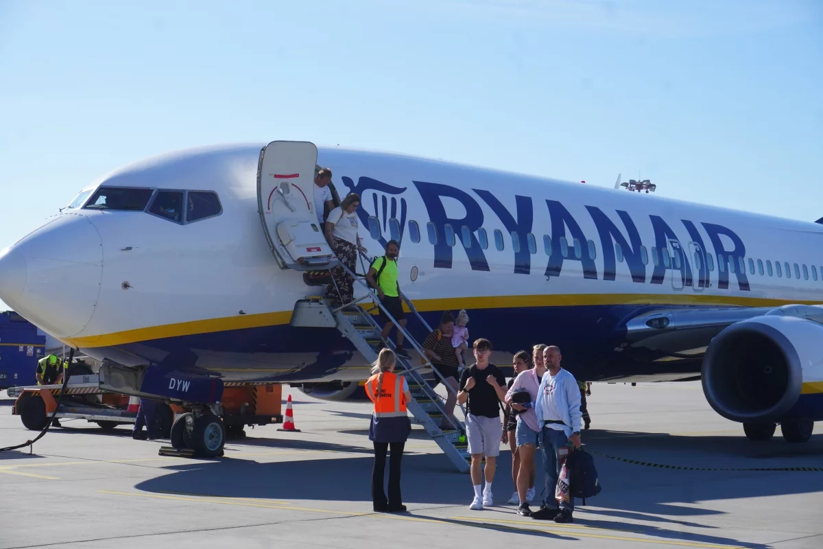 Ryanair tnie siatkę lotów. Z lotniska w Łodzi zniknie jeden z kierunków. Mamy komentarz przewoźnika