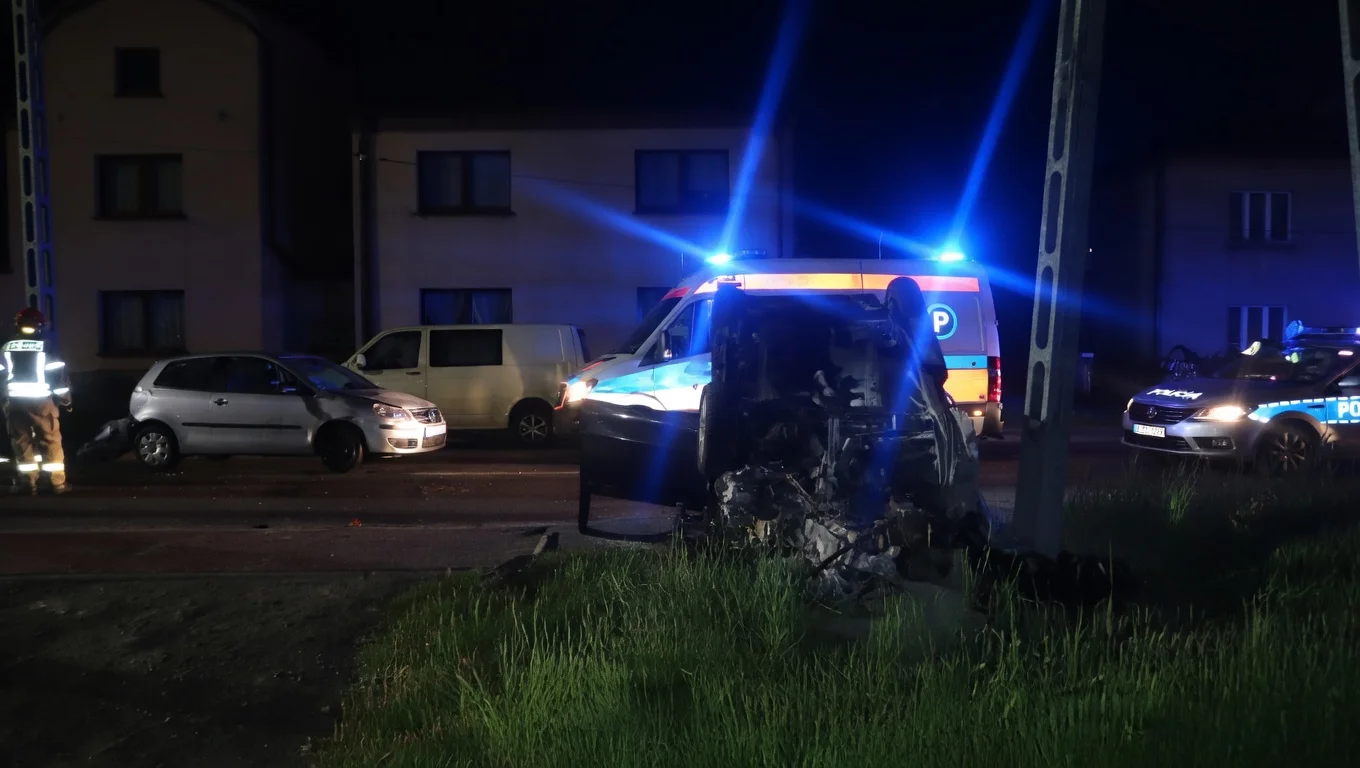 Rybnik: Nietrzeźwy kierowca uderzył w garaże Komendy Policji i uciekł