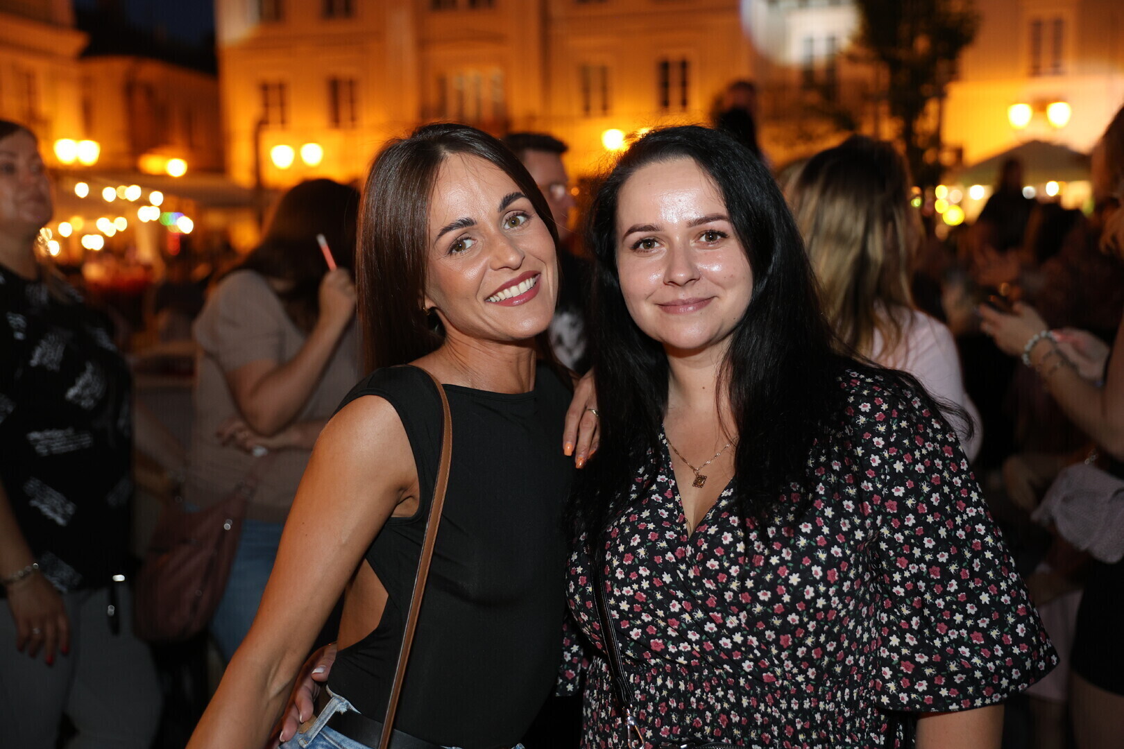 Rynek Trybunalski pękał w szwach! Tłumy na pierwszej letniej potańcówce miejskiej
