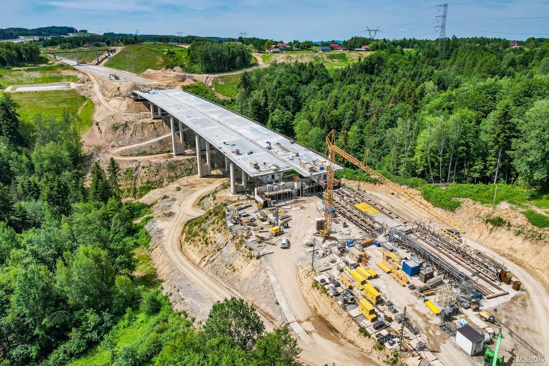 S19 Babica–Jawornik: Na estakadzie ES-17 zakończono budowę głównej konstrukcji nośnej