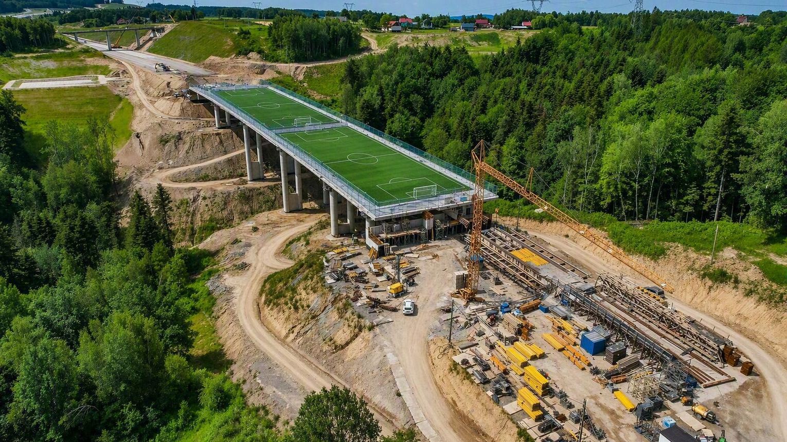 S19 Babica–Jawornik: zakończono nasuwanie ostatniego segmentu estakady