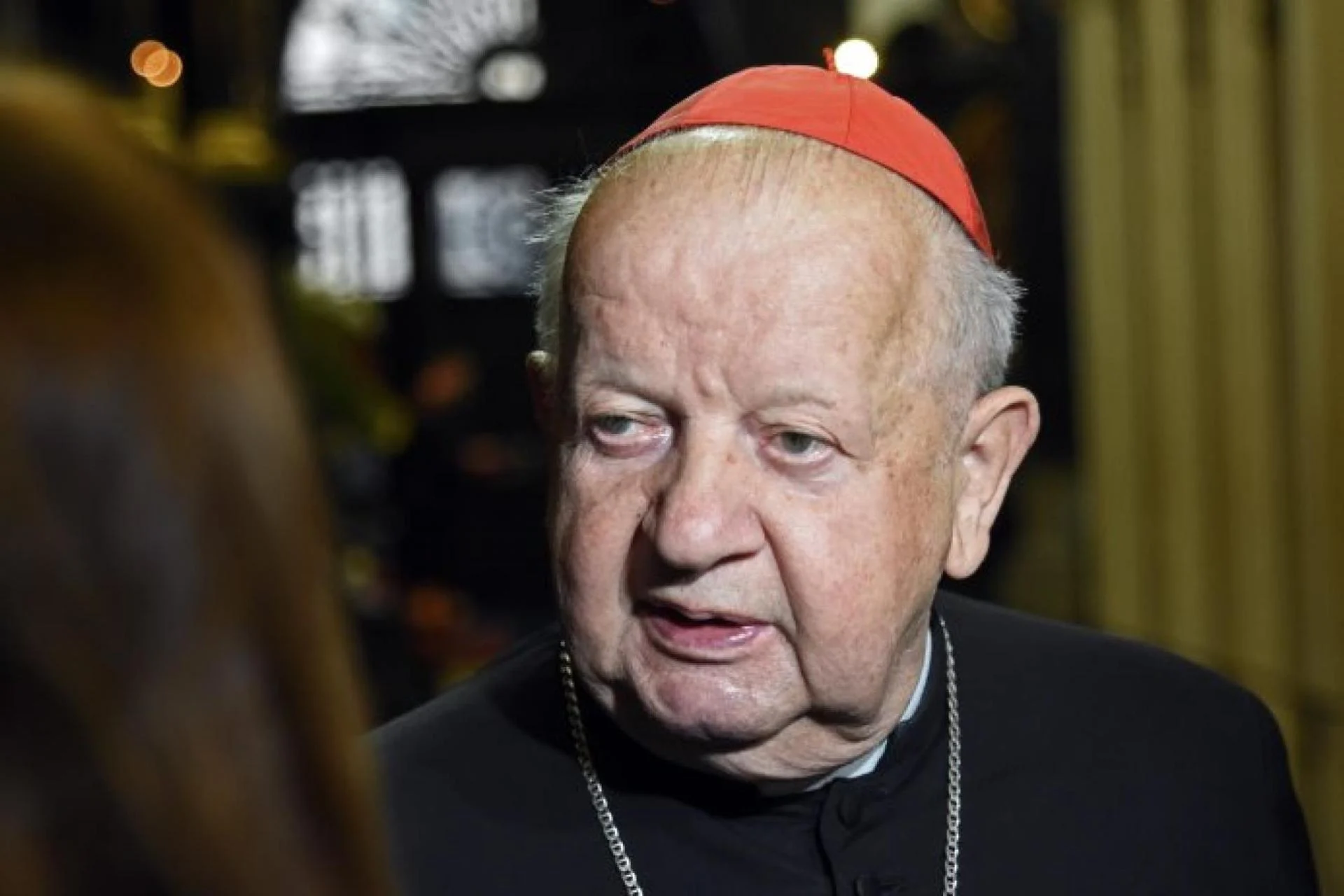 Sąd planuje przesłuchać kard. Dziwisza. Hierarcha prosi o niewzywanie na rozprawę