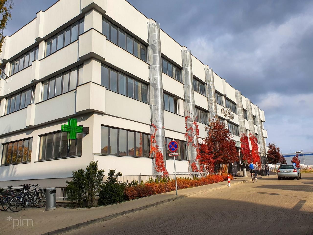 Salonik VIP w POSUM dla pracowników magistratu? Miasto zawiadamia prokuraturę, "sygnalistka" twierdzi, że proceder trwał długo