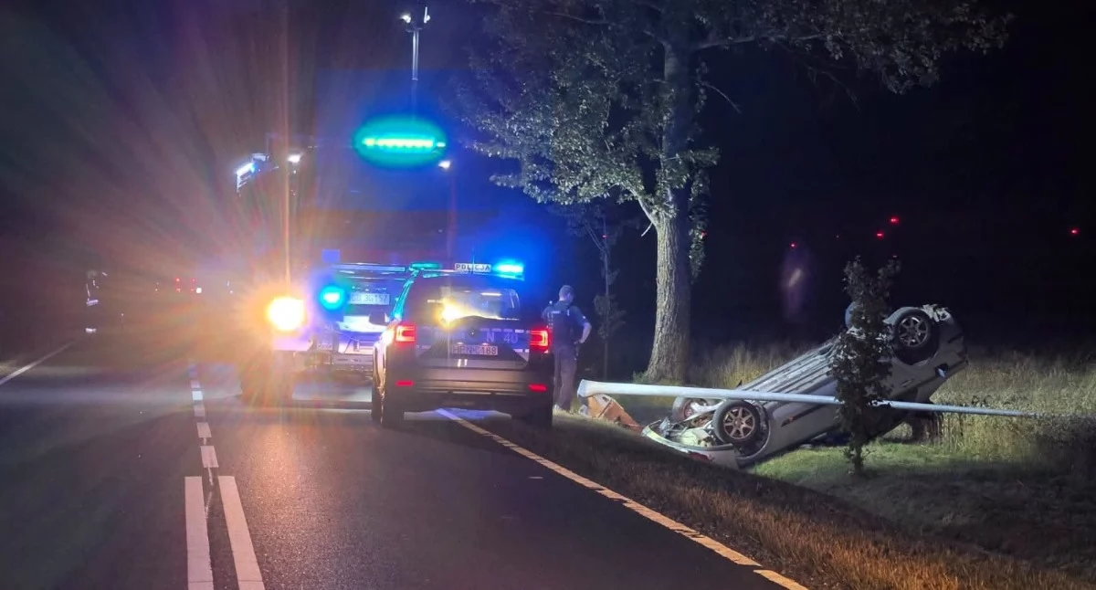 Samochód w rowie, kierowca zniknął. Interweniowały służby