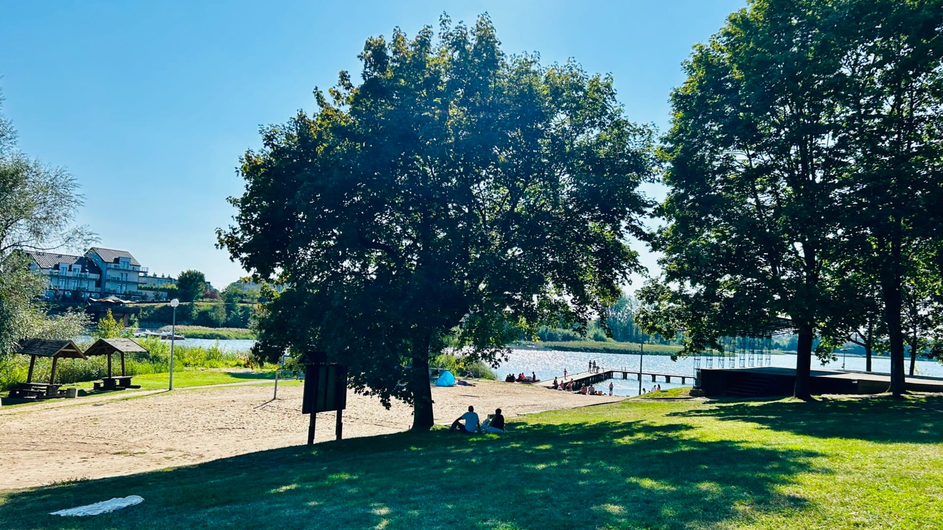 SAMORZĄD Rajgród. Przebudowa Góry Zamkowej, budowa nowej plaży i turystycznej infrastruktury
